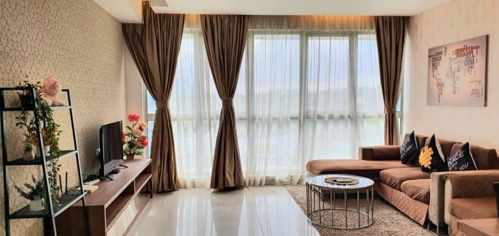 Regalia Suites With Infinity Pool Klcc By Staycation Homes Kuala Lumpur Eksteriør bilde