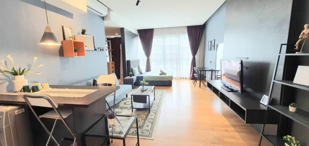 Regalia Suites With Infinity Pool Klcc By Staycation Homes Kuala Lumpur Eksteriør bilde