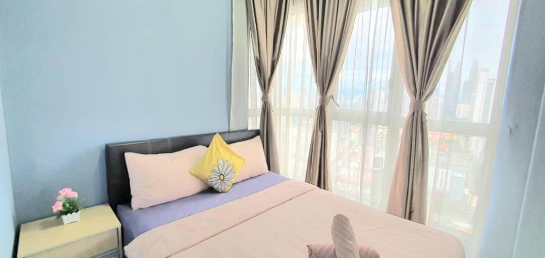Regalia Suites With Infinity Pool Klcc By Staycation Homes Kuala Lumpur Eksteriør bilde