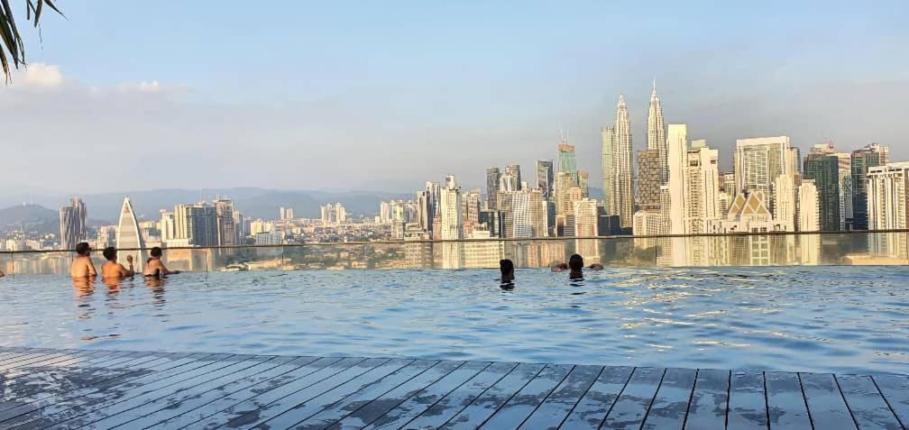 Regalia Suites With Infinity Pool Klcc By Staycation Homes Kuala Lumpur Eksteriør bilde